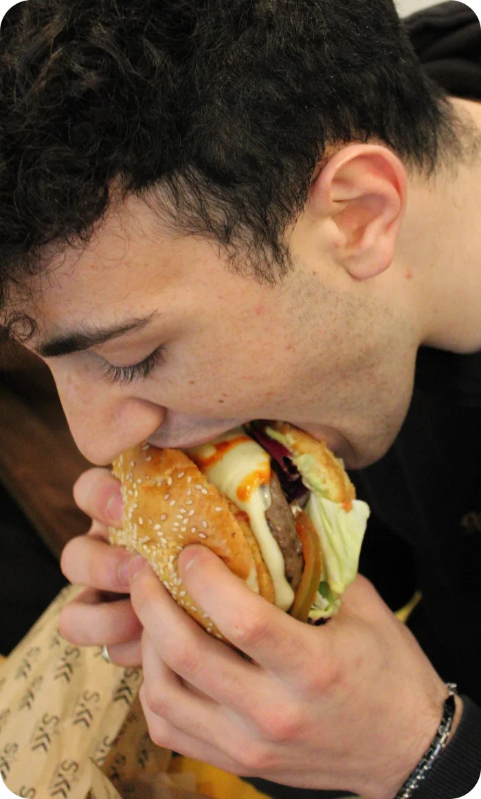 Morso ad un Hamburger SKK